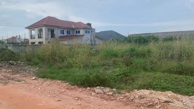 1 Plot Land Afienya · Photo 1