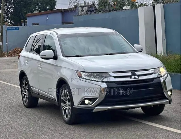 Mitsubishi Outlander 2017 White · Photo 1