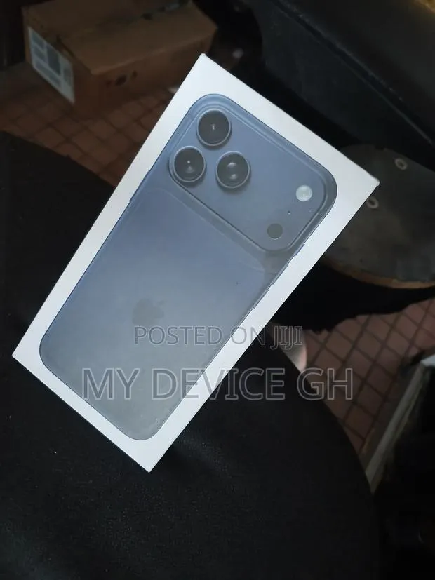 New Apple iPhone 17 Pro Max 512 GB Blue · Photo 1