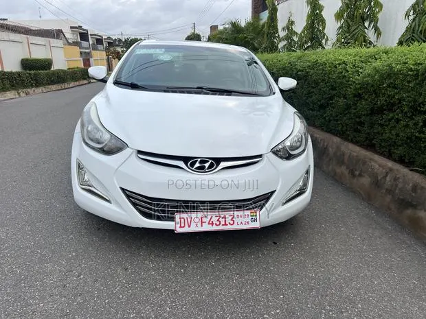 Hyundai Elantra 2016 White · Photo 1