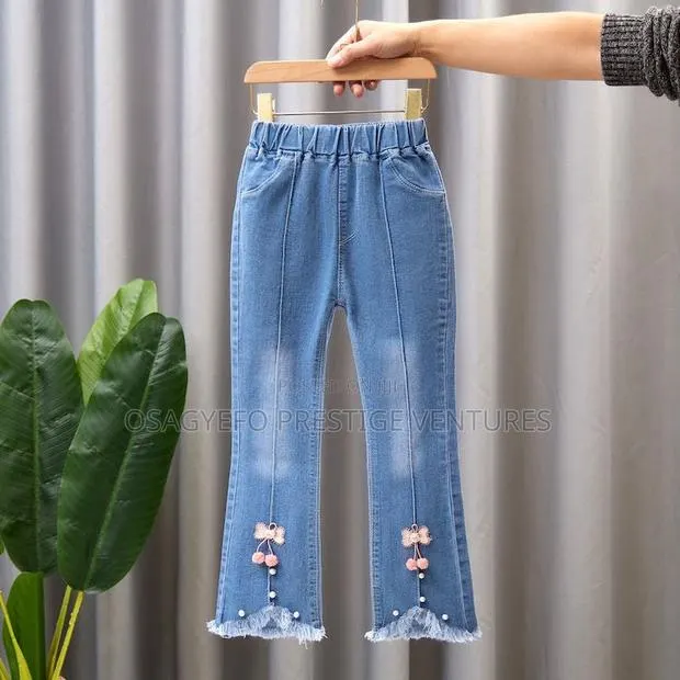 Girls’ Fashion Bootcut Jeans With Pearl Trim · Photo 1