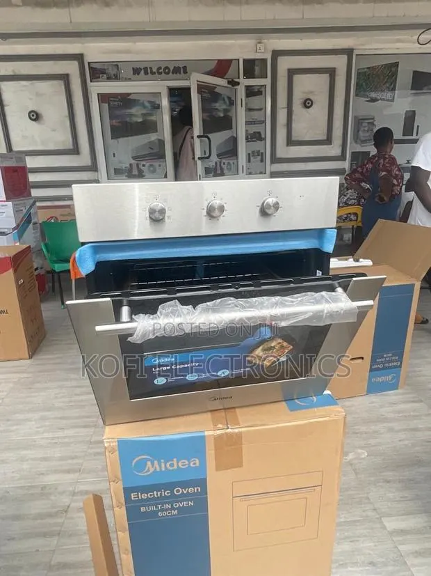 Midea Built-in Oven With Convection Cooking Technology · Photo 1