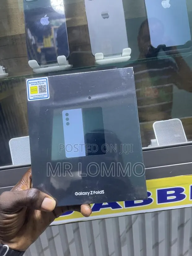 New Samsung Galaxy Z Fold 5 256 GB Blue · Photo 1