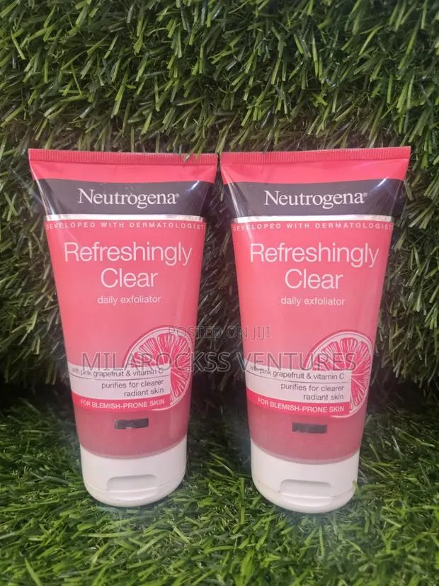 Neutrogena Refreshingly Clear Daily Exfoliator · Photo 1