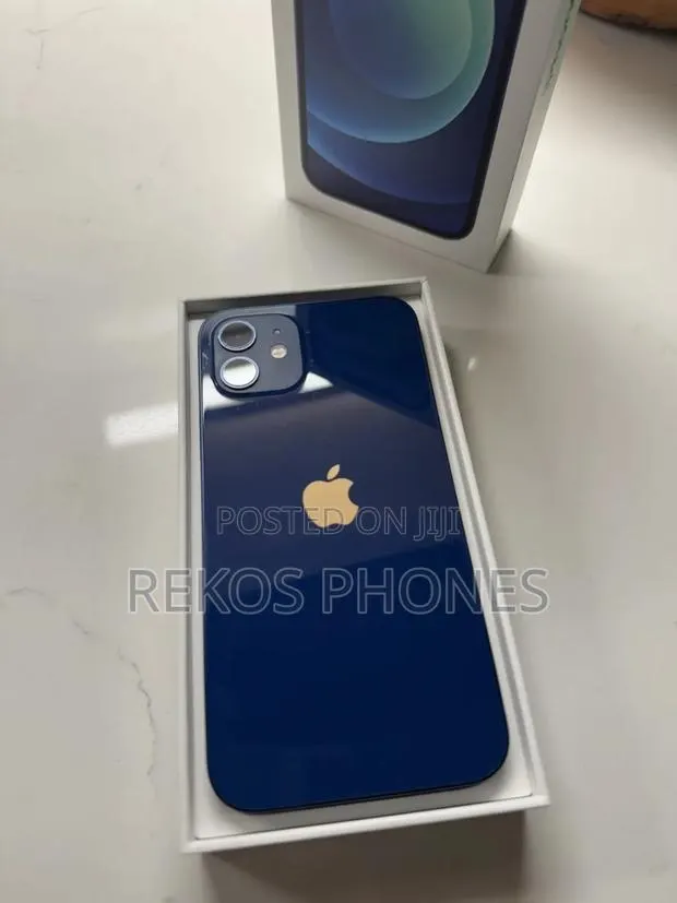 New Apple iPhone 12 128 GB Blue · Photo 1