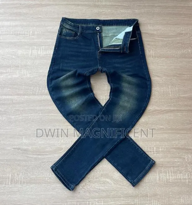Plain Heavy Jeans · Photo 1