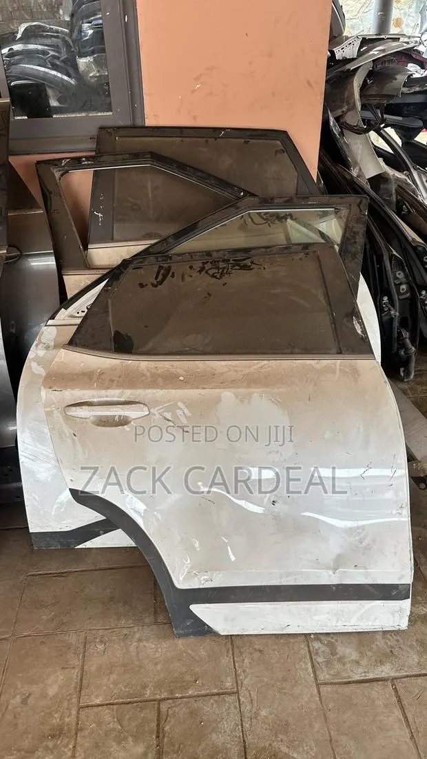 Kia Seltos 2018 2018-2023 Doors Sets Available · Photo 1