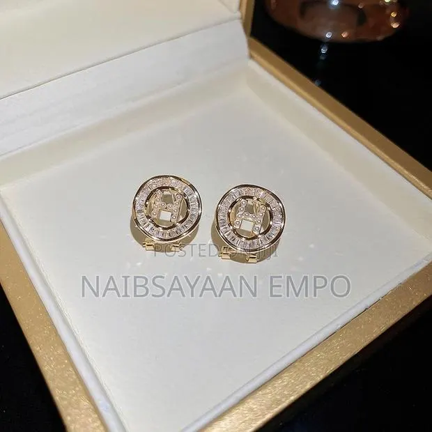 Beautiful Cute Earrings · Photo 1
