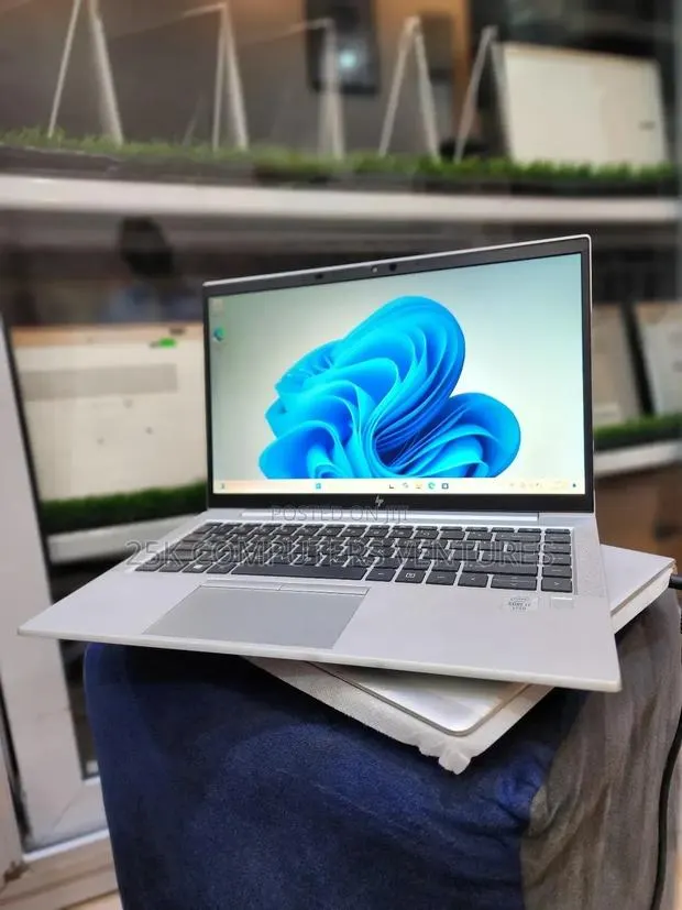 Laptop HP EliteBook 830 G6 8GB Intel Core i7 SSD 256GB · Photo 1