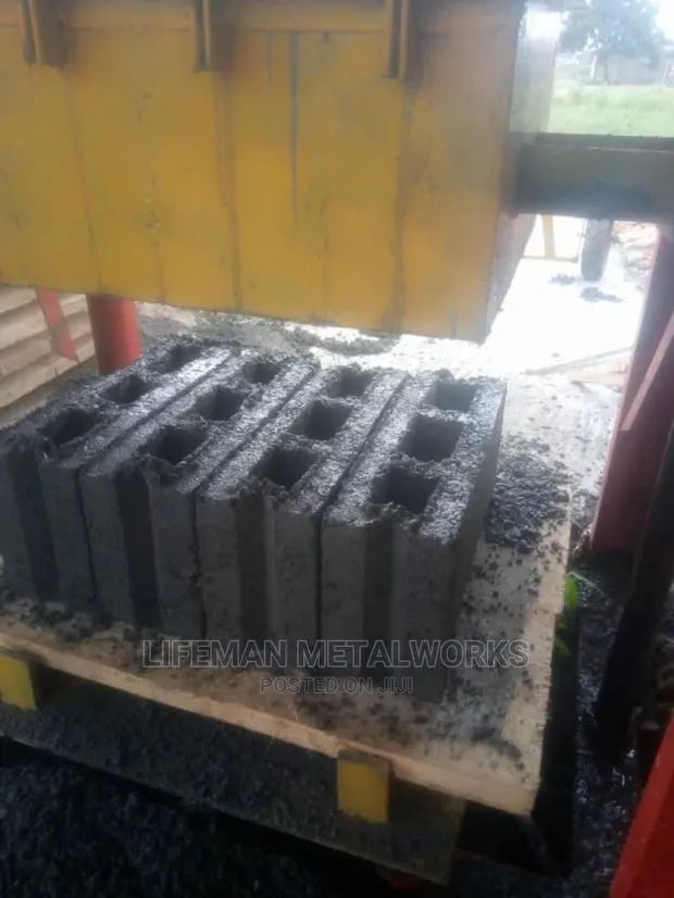 4 in 1 Hollow Mould(Pins) · Photo 1