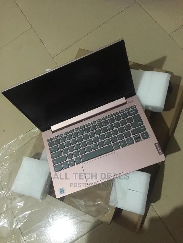 New Laptop Lenovo Ideapad 3 8GB Intel Core I5 SSD 256GB · Photo 1