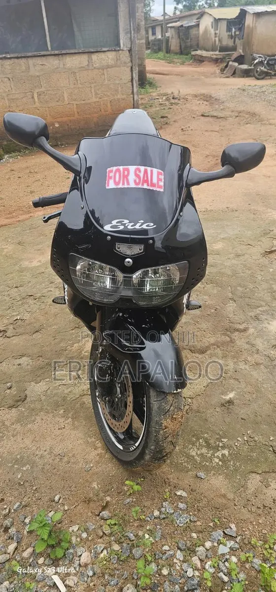 Honda CBR 2000 Black · Photo 1