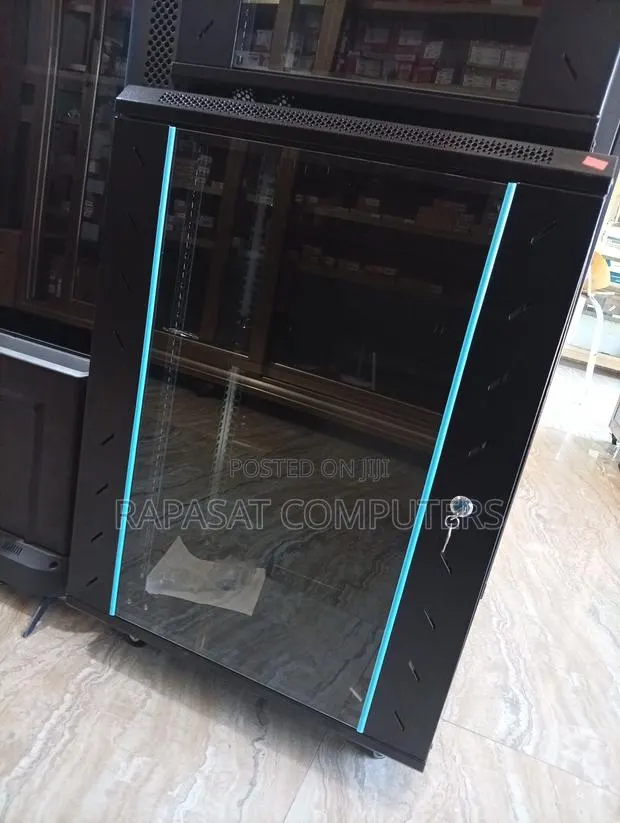 Aico 15u Rack With Fan,pdu & Tray · Photo 1