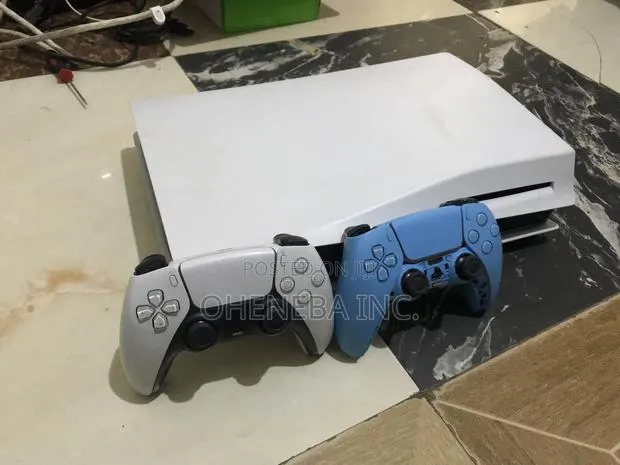Ps5 Console With 1 Controller · Photo 1
