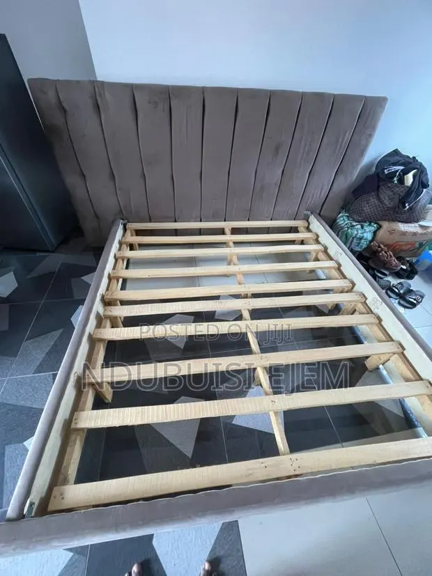 King Size Bed · Photo 1
