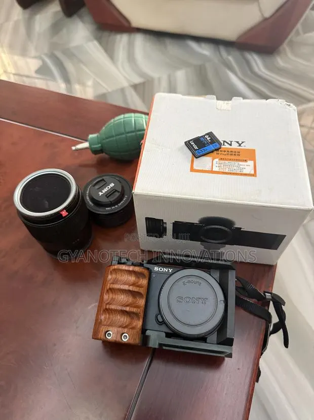 Sony ZVE10 · Photo 1