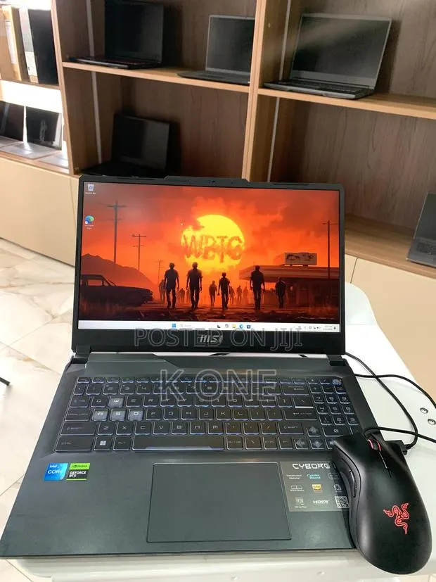 Laptop MSI Cyborg 15 8GB Intel Core i5 SSD 512GB · Photo 1