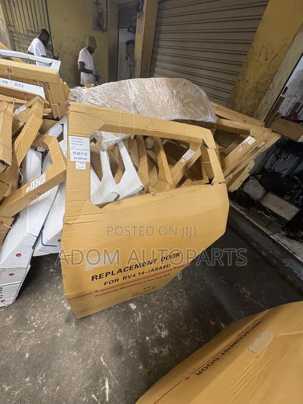Toyota RAV4 Door 2014 2015 2016 2017 2018 · Photo 1
