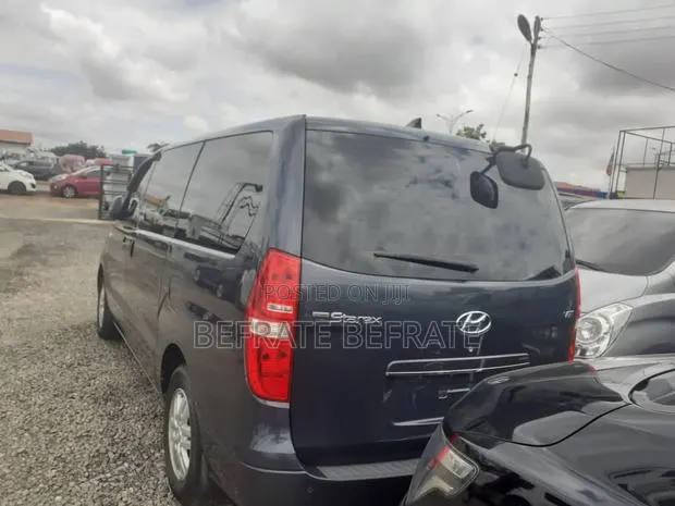 Hyundai Starex 2013 Blue · Photo 1