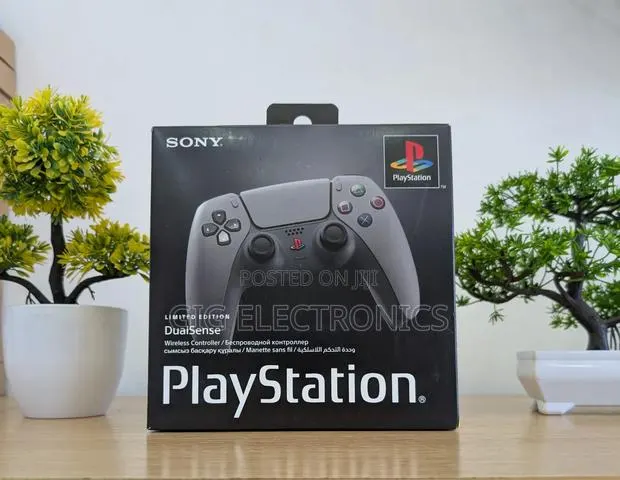Ps5 Dualsense Wireless Controller 30th Anniversary Limited Edition · Photo 1