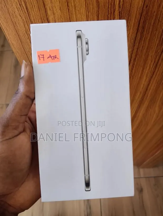New Apple iPhone Air 256 GB Gold · Photo 1