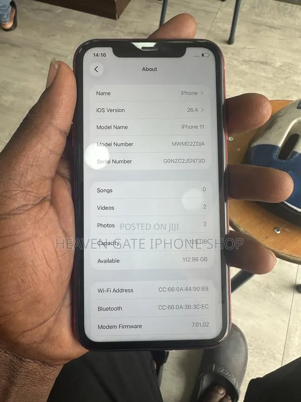 Apple iPhone 11 128 GB Red · Photo 1