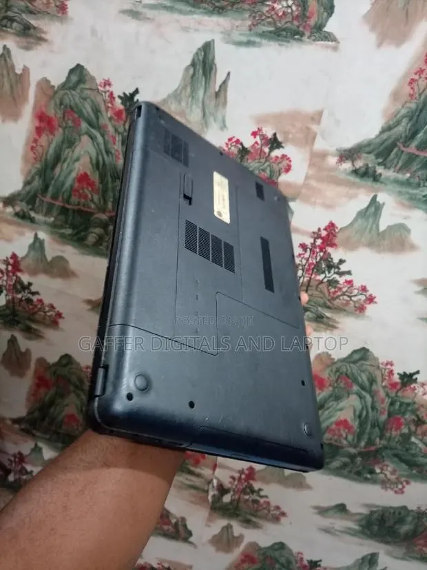 New Laptop HP 655 4GB Intel Core 2 Quad HDD 350GB · Photo 1