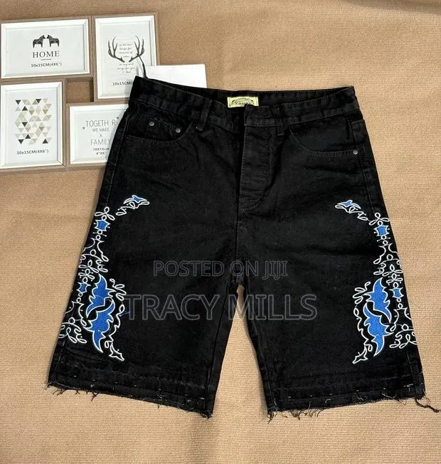 Men Short Jeans · Photo 1
