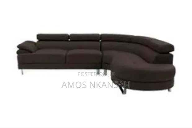 Sectional Sofa With Headrest · Photo 1