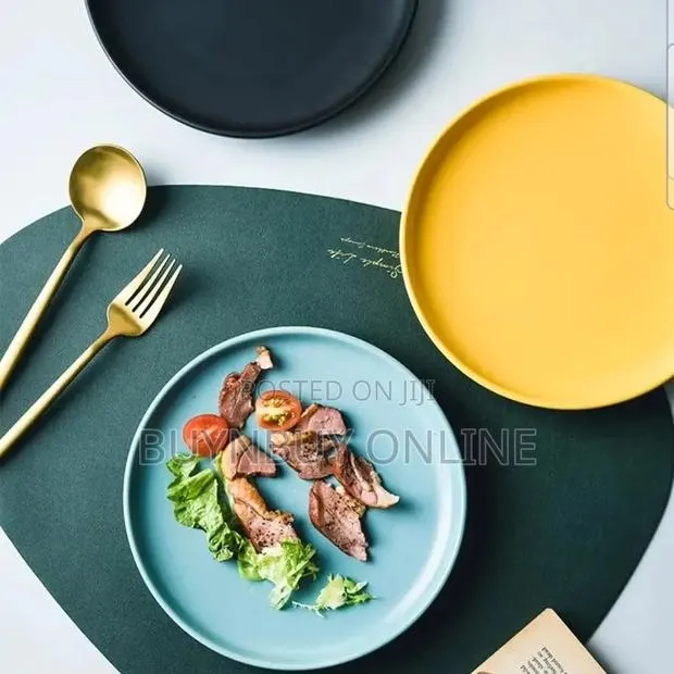 Colorful Dinner Plates Set of 4 · Photo 1