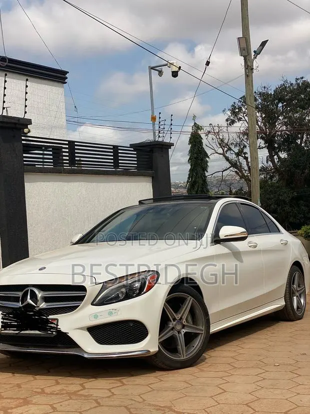 Mercedes-Benz C300 Luxury 4Matic Sedan AWD (2.0L 4cyl 7A) 2016 White · Photo 1