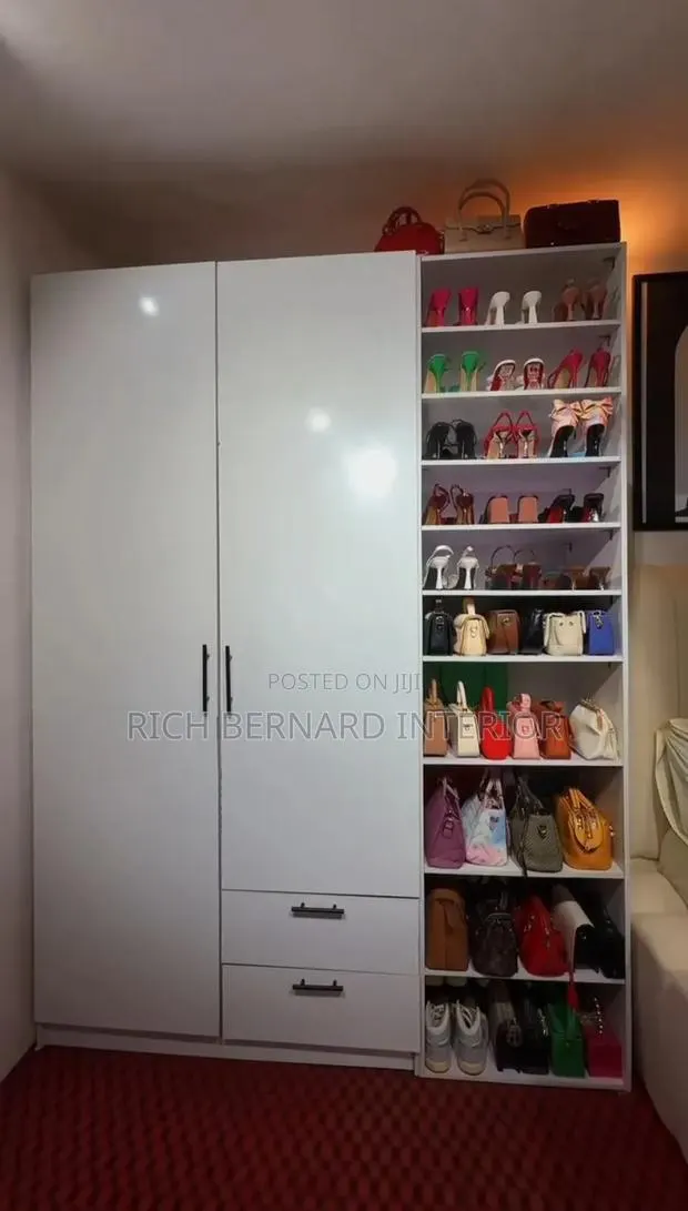 3in1 Laminate Wardrobe With Open Shoe Bags Display · Photo 1