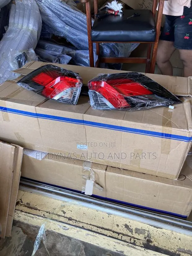 Toyota RAV4 2020,2021,2022,2023 Taillight · Photo 1