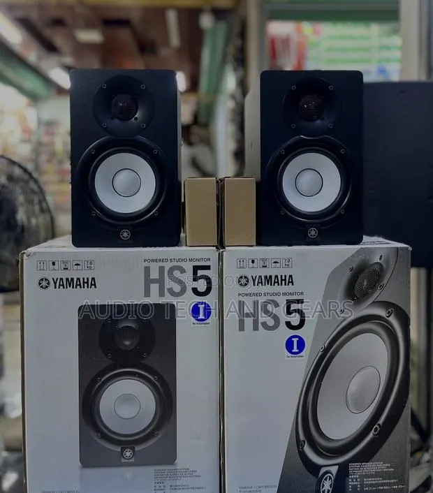 Yamaha Hs5 Powered Studio Monitors · Photo 1