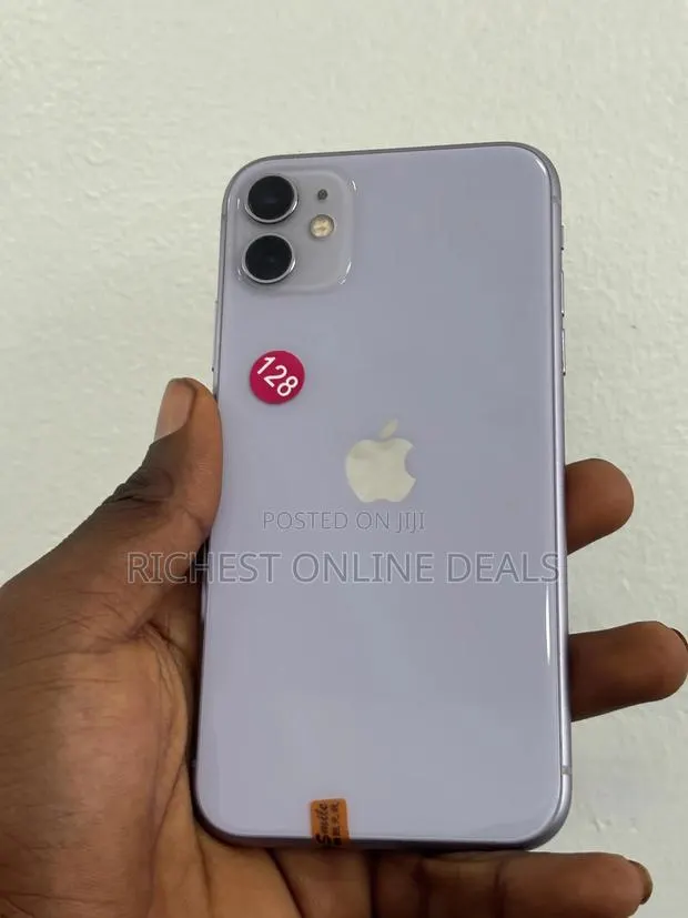 Apple iPhone 11 128 GB Purple · Photo 1