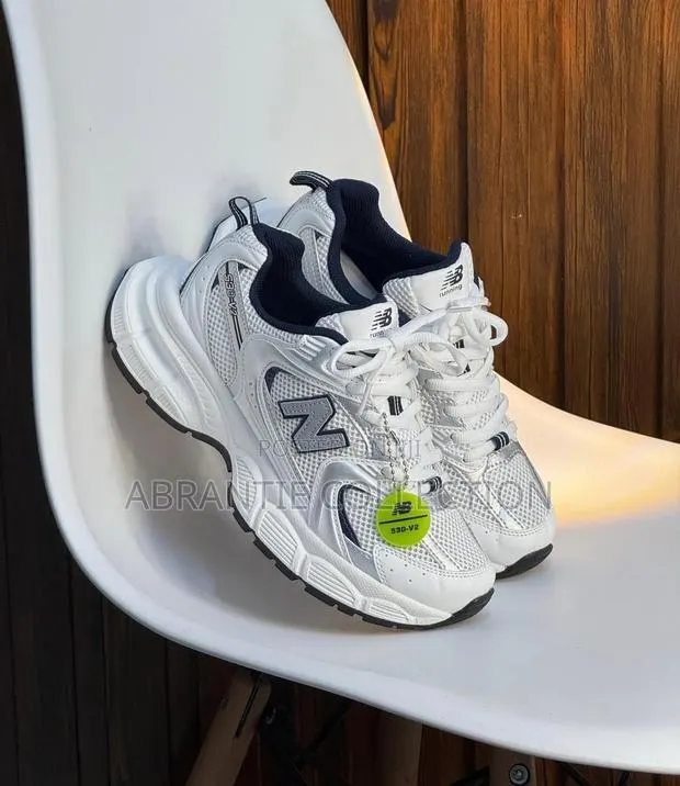 New Balance Unisex 530 V2 · Photo 1