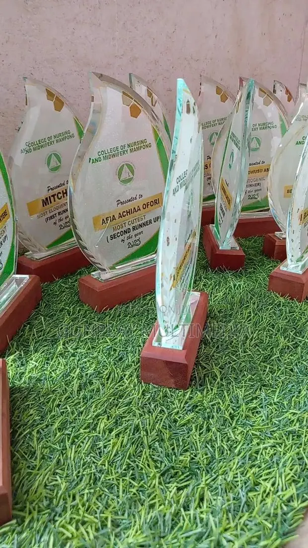 Crystal Awards Plaques · Photo 1