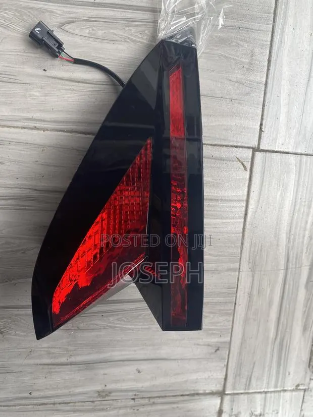 Tucson 2022,2023,2024,2025,2026 Tail Light · Photo 1