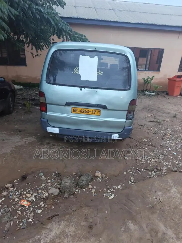 Toyota Grand HiAce 2002 Blue · Photo 1