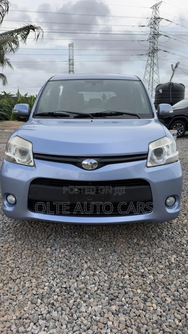 Toyota Sienta 1.5 AWD 2012 Blue · Photo 1