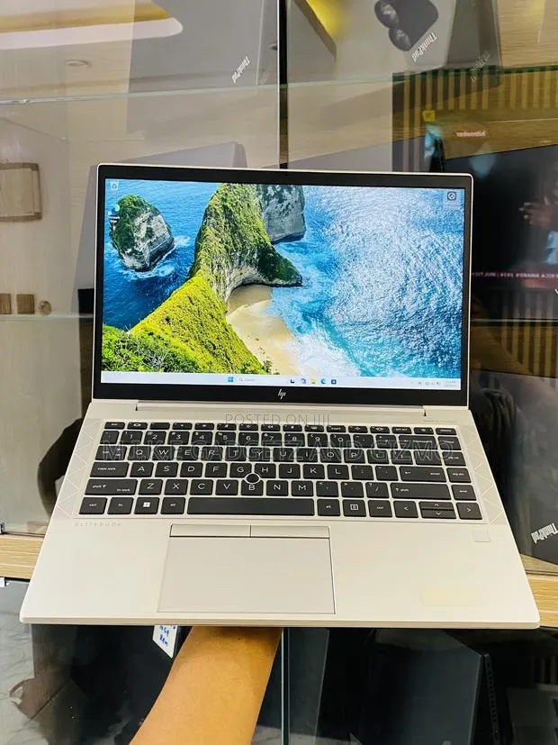 Laptop HP EliteBook 845 G8 16GB AMD Ryzen 5 SSD 256GB · Photo 1