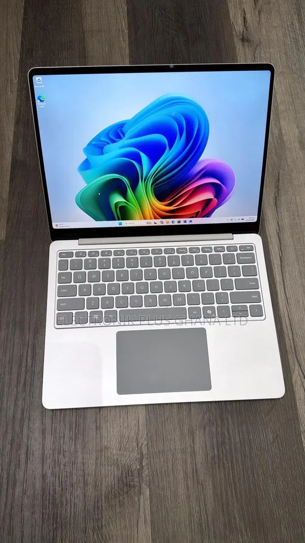 Microsoft Surface Laptop 8 16GB Qualcomm Snapdragon X Plus SSD 512GB · Photo 1