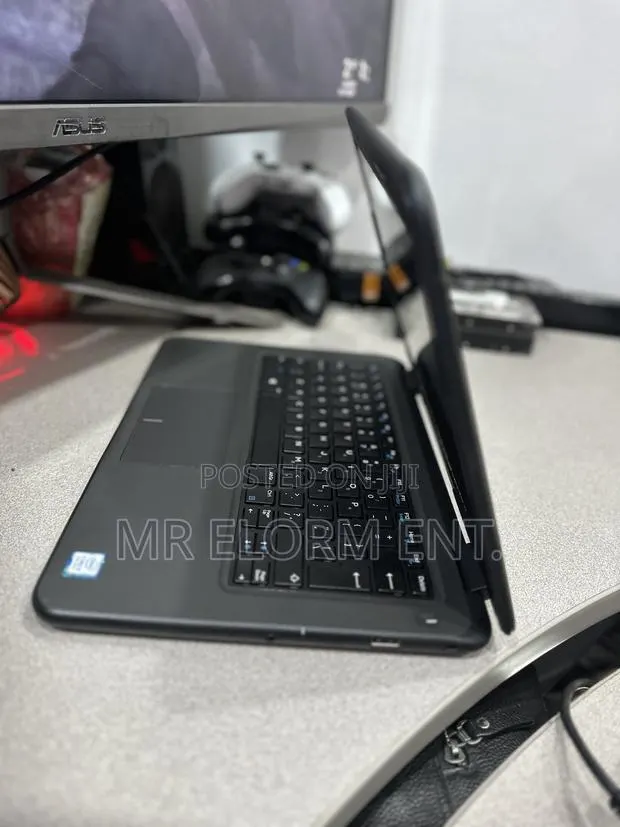 Laptop Dell Latitude 13 3340 8GB Intel Core i5 SSD 256GB · Photo 1