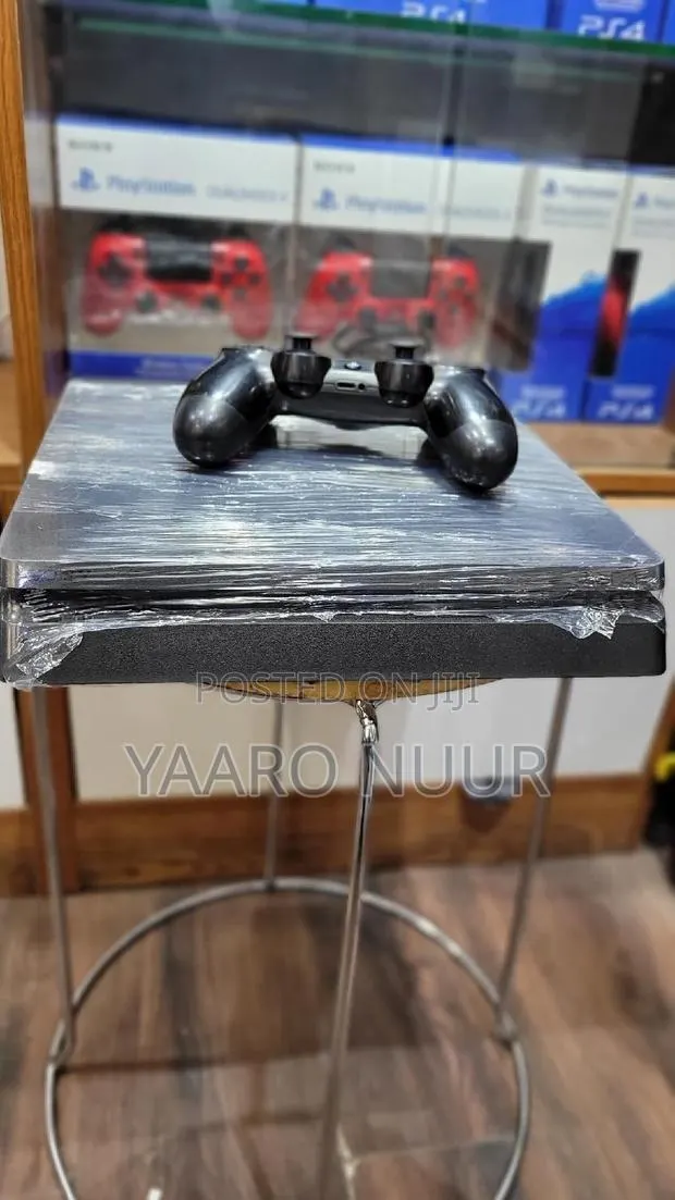 Ps4 Slim With 5 Games · Photo 1