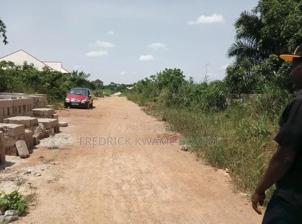 Plot of Land for Sale at Abuakwa · Photo 1