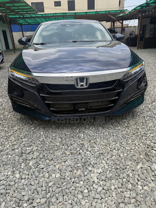 Honda Accord Touring 2018 Blue · Photo 1