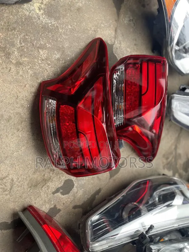 Mitsubishi Outlander 2017 Taillights · Photo 1