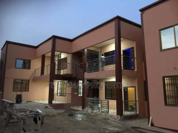 6bdrm Apartment in Comet'S, Kwabenya for sale · Photo 1