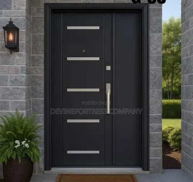 High Quality Black Crystal 11⁄2door Available in Sizes · Photo 1