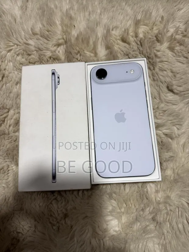 Apple iPhone Air 256 GB White · Photo 1